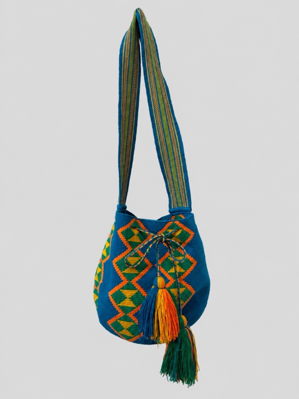 Chila Wayuu hand-woven Mochila bag